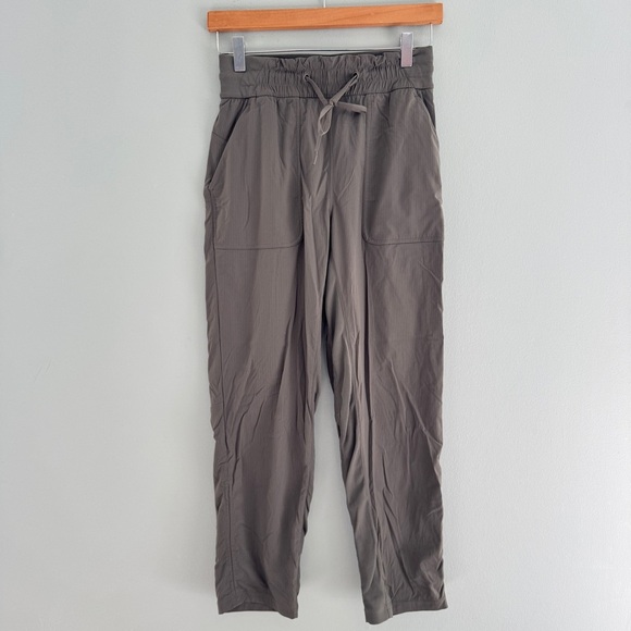 Lululemon Beyond the Studio Crop - Picture 5 of 12